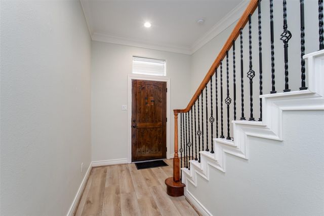 9147 Lago Crest Drive, Houston, TX 77054