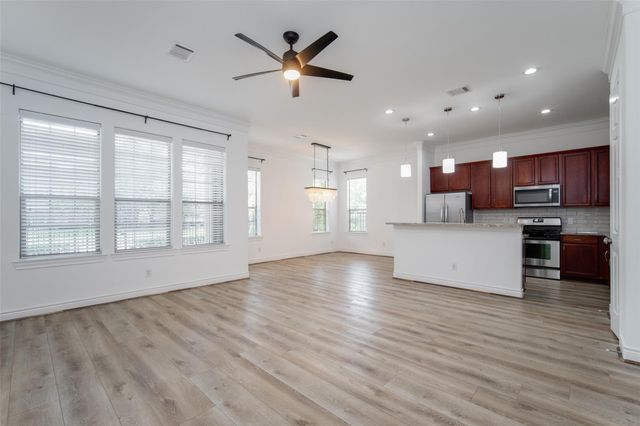 9147 Lago Crest Drive, Houston, TX 77054