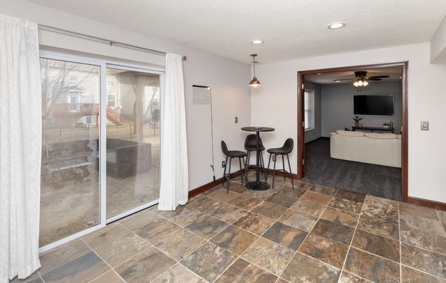 217 Bridgewood Drive, West Des Moines, IA 50266