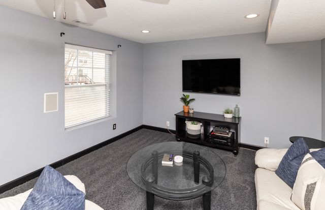 217 Bridgewood Drive, West Des Moines, IA 50266