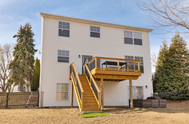 217 Bridgewood Drive, West Des Moines, IA 50266