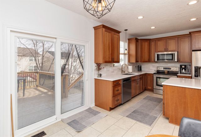 217 Bridgewood Drive, West Des Moines, IA 50266