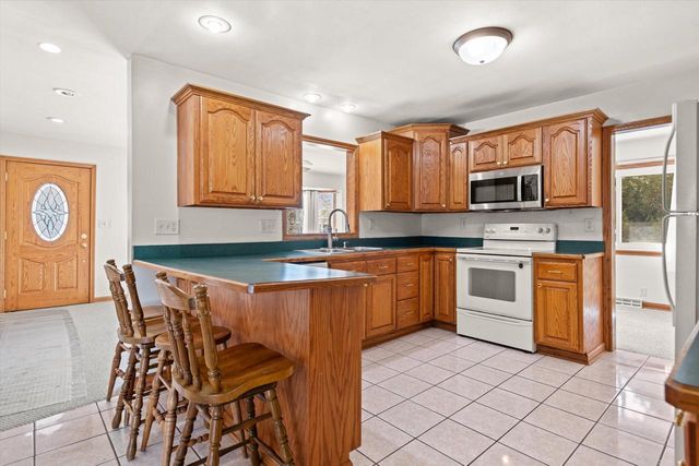 4950 James AVENUE, Wind Point, WI 53402