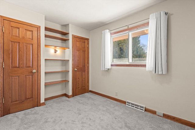 4950 James AVENUE, Wind Point, WI 53402