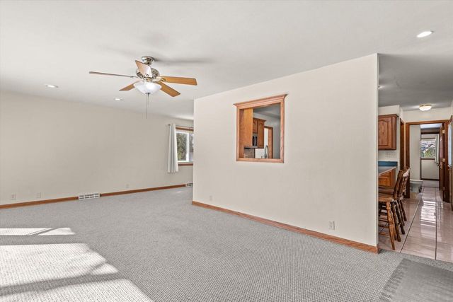 4950 James AVENUE, Wind Point, WI 53402