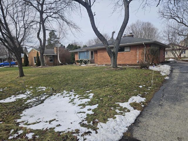 4950 James AVENUE, Wind Point, WI 53402