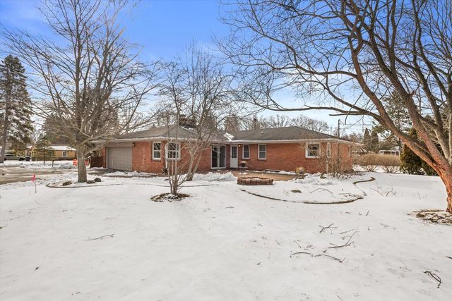 4950 James AVENUE, Wind Point, WI 53402