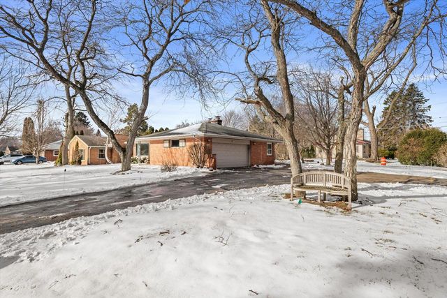 4950 James AVENUE, Wind Point, WI 53402