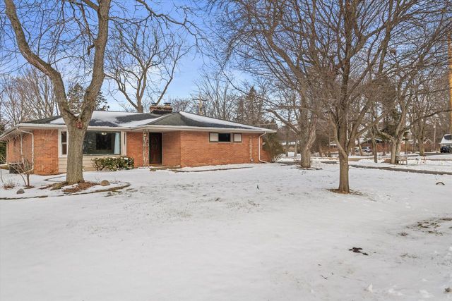 4950 James AVENUE, Wind Point, WI 53402