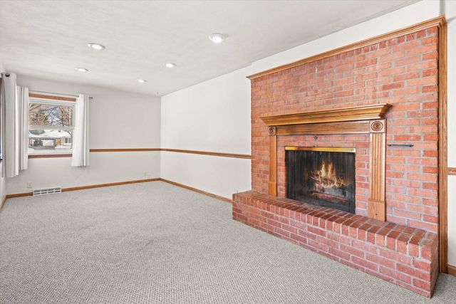 4950 James AVENUE, Wind Point, WI 53402