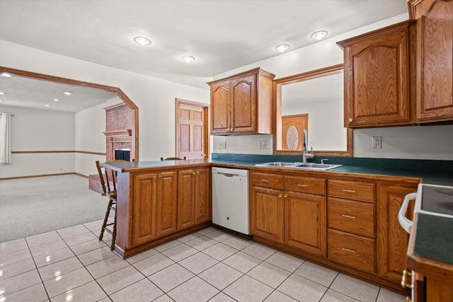 4950 James AVENUE, Wind Point, WI 53402