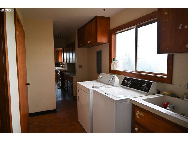 75938 SPRING HOLLOW Rd, Adams, OR 97810