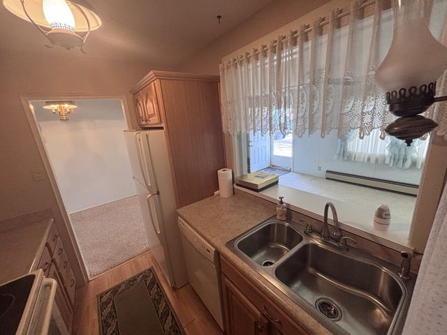 906 40th Street Court, Moline, IL 61265