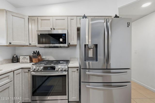 5353 N Oracle Jaynes Station Road, Tucson, AZ 85704