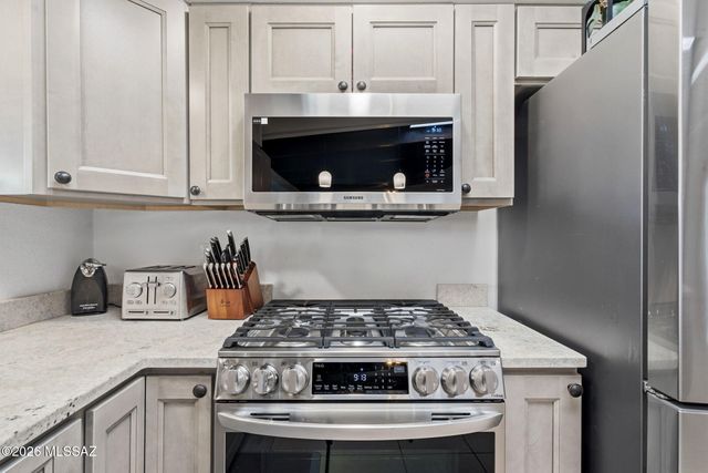 5353 N Oracle Jaynes Station Road, Tucson, AZ 85704