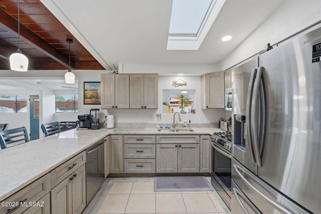 5353 N Oracle Jaynes Station Road, Tucson, AZ 85704