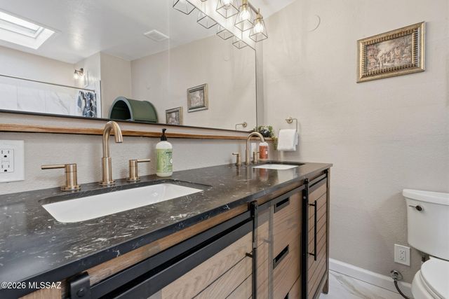 5353 N Oracle Jaynes Station Road, Tucson, AZ 85704