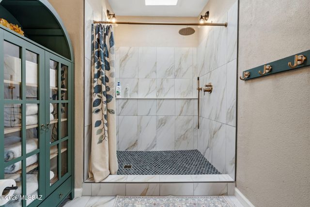 5353 N Oracle Jaynes Station Road, Tucson, AZ 85704