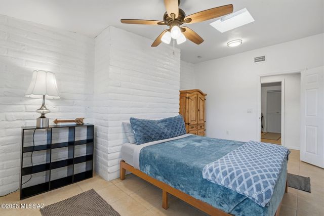 5353 N Oracle Jaynes Station Road, Tucson, AZ 85704