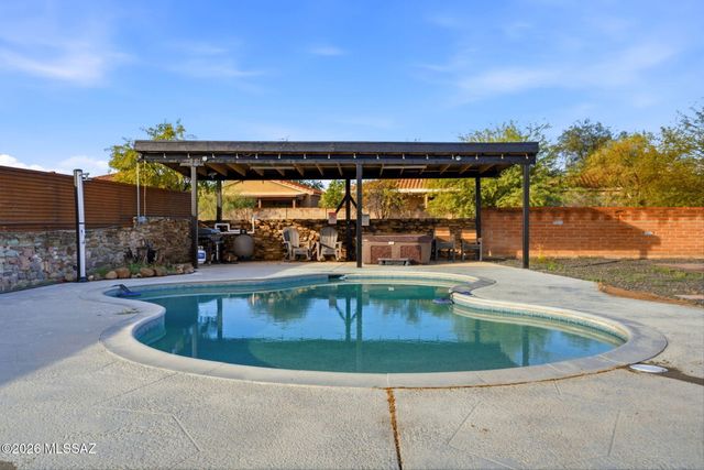 5353 N Oracle Jaynes Station Road, Tucson, AZ 85704