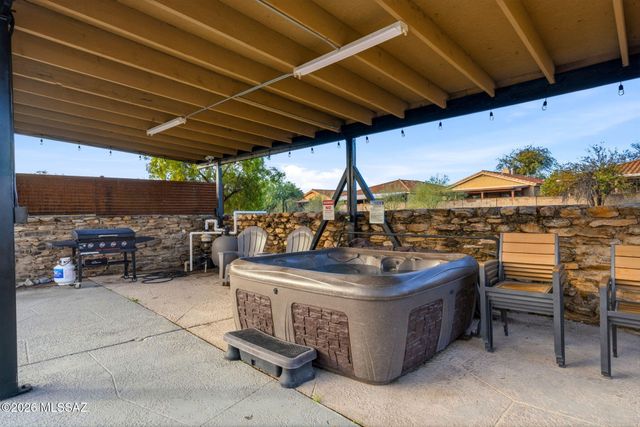 5353 N Oracle Jaynes Station Road, Tucson, AZ 85704