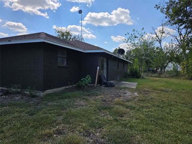 781 Hardeman, Italy, TX 76651