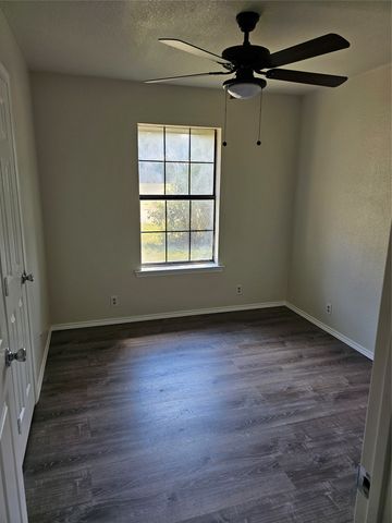 781 Hardeman, Italy, TX 76651