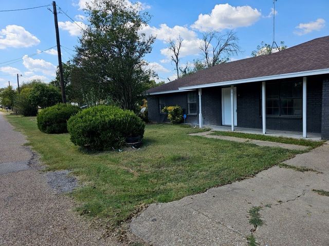781 Hardeman, Italy, TX 76651