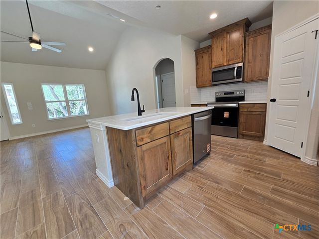 894 Luehlfing Drive, Canyon Lake, TX 78133