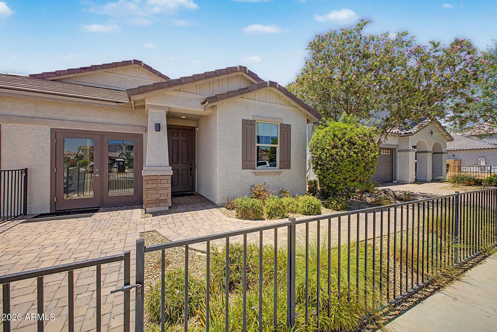 25622 N 142ND Lane, Surprise, AZ 85387 — photo 2