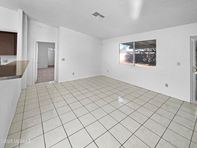 1792 W Ransom Oaks Drive, Tucson, AZ 85746