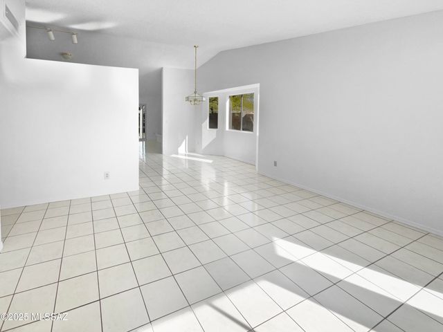 1792 W Ransom Oaks Drive, Tucson, AZ 85746