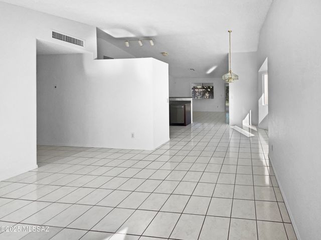 1792 W Ransom Oaks Drive, Tucson, AZ 85746