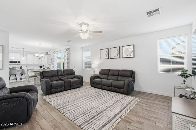 9460 E TUMERIC Avenue, Mesa, AZ 85212