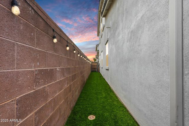 9460 E TUMERIC Avenue, Mesa, AZ 85212