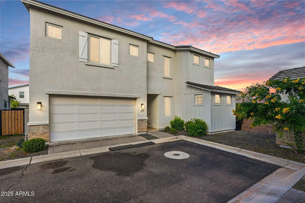 9460 E TUMERIC Avenue, Mesa, AZ 85212