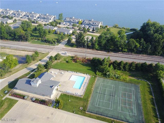 202 Whispering Shores, Vermilion, OH 44089