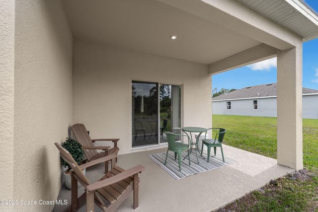 866 Castleford Avenue NE, Palm Bay, FL 32905