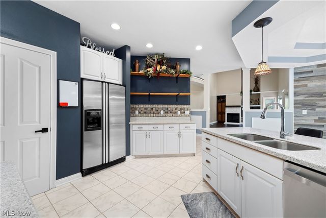 21766 Woodfield Trail, Strongsville, OH 44149