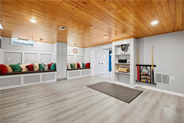 21766 Woodfield Trail, Strongsville, OH 44149
