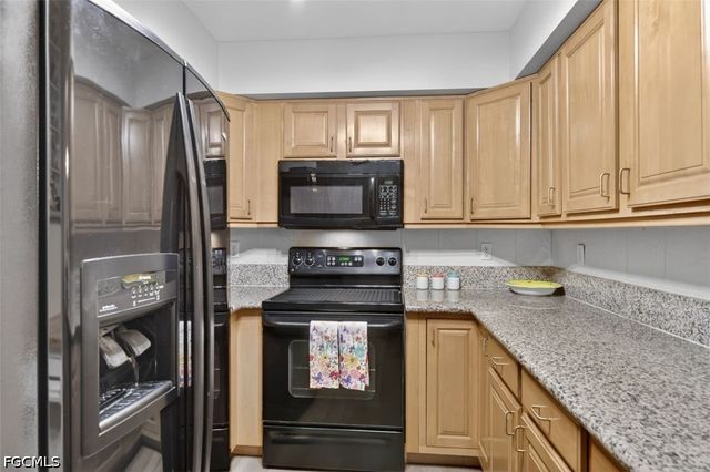 12505 McGregor BLVD 113, Fort Myers, FL 33919