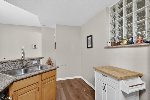 12505 McGregor BLVD 113, Fort Myers, FL 33919