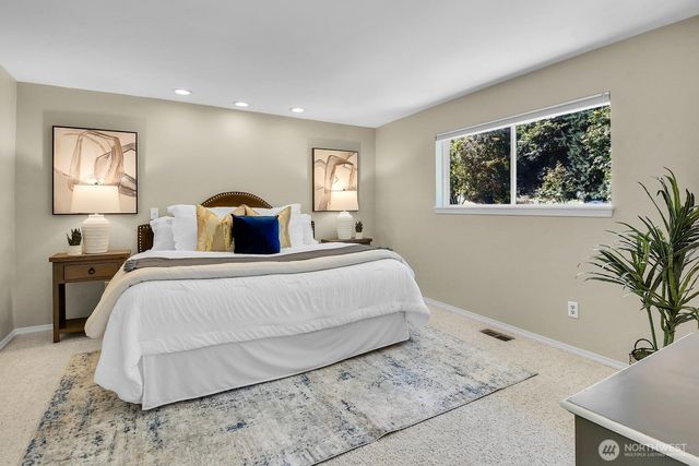 17465 NE 163rd Place, Woodinville, WA 98072