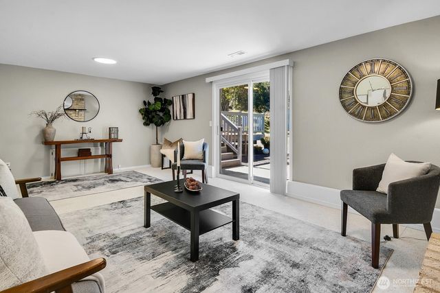 17465 NE 163rd Place, Woodinville, WA 98072