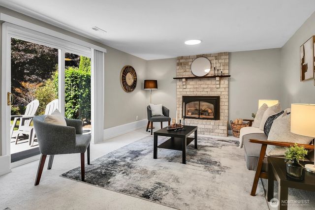 17465 NE 163rd Place, Woodinville, WA 98072