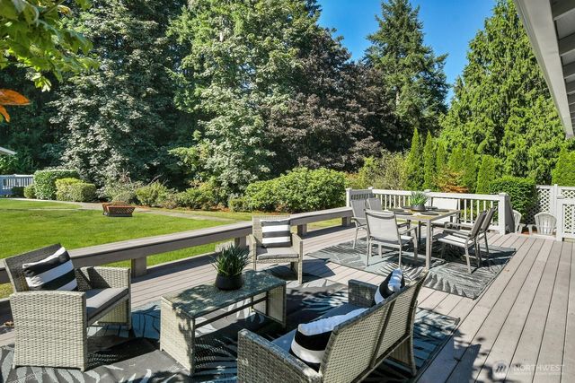 17465 NE 163rd Place, Woodinville, WA 98072
