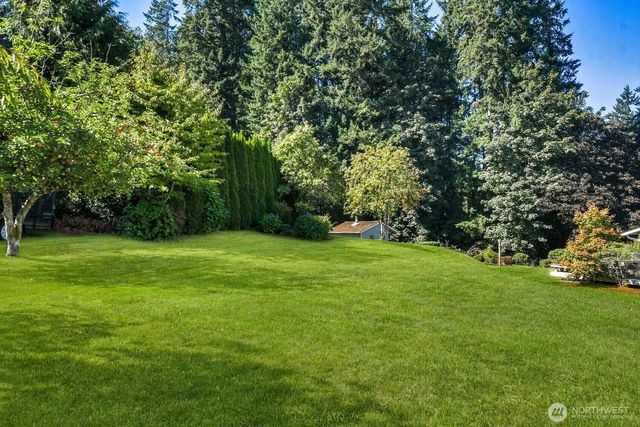 17465 NE 163rd Place, Woodinville, WA 98072