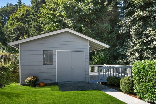 17465 NE 163rd Place, Woodinville, WA 98072