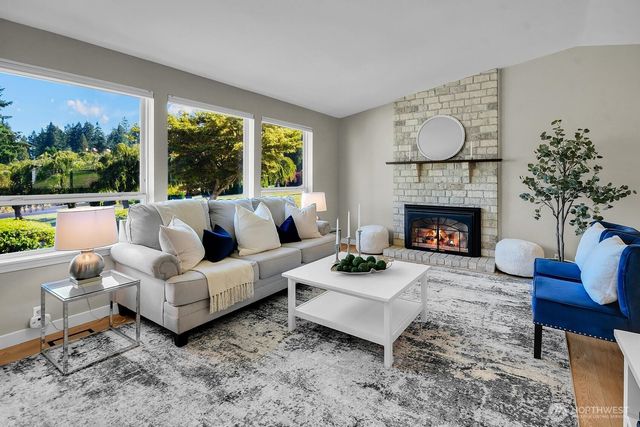 17465 NE 163rd Place, Woodinville, WA 98072
