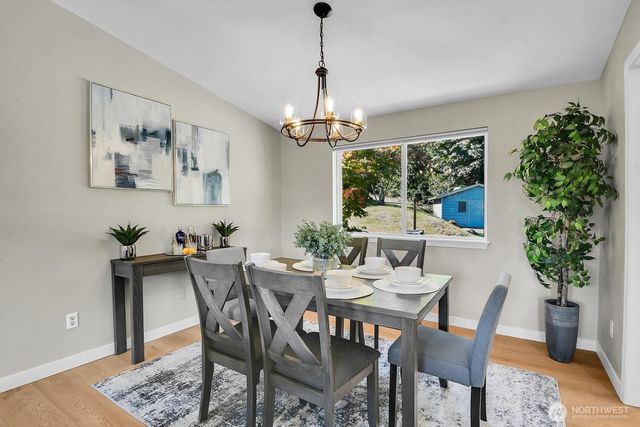 17465 NE 163rd Place, Woodinville, WA 98072